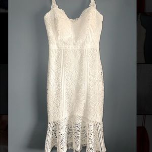 White Lace Guess Dress • Size 4 • Mermaid Style Cocktail Dress • Bridal Dress